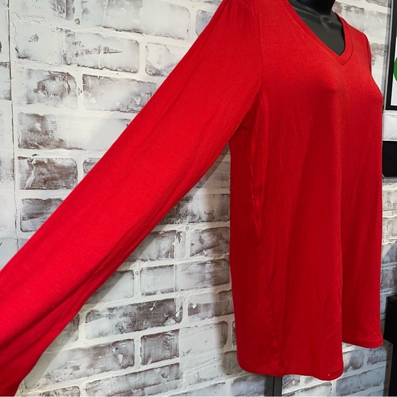 Michelle Mae Scarlet red Blouse NWT - Picture 5 of 6